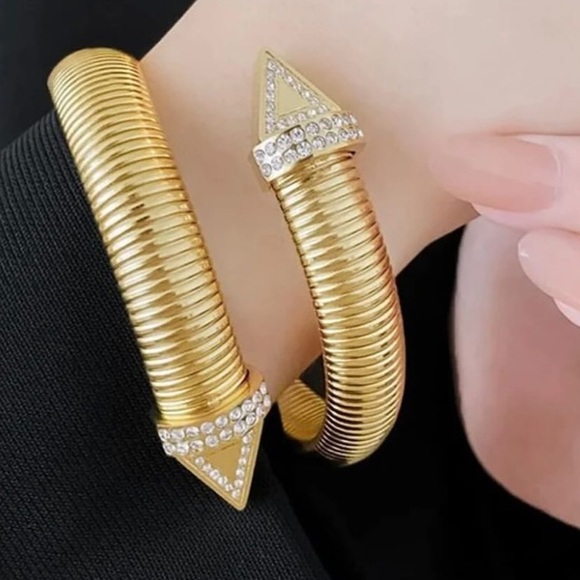 Stunning stainless steel cuff bracelet - Picture 5 of 9